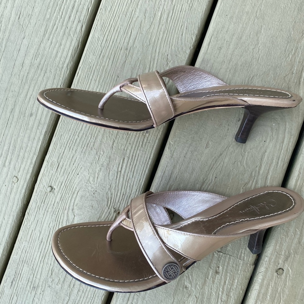 Cole Hann - Lovely cream color patent leather thong sandals with 2” heels, 9.5